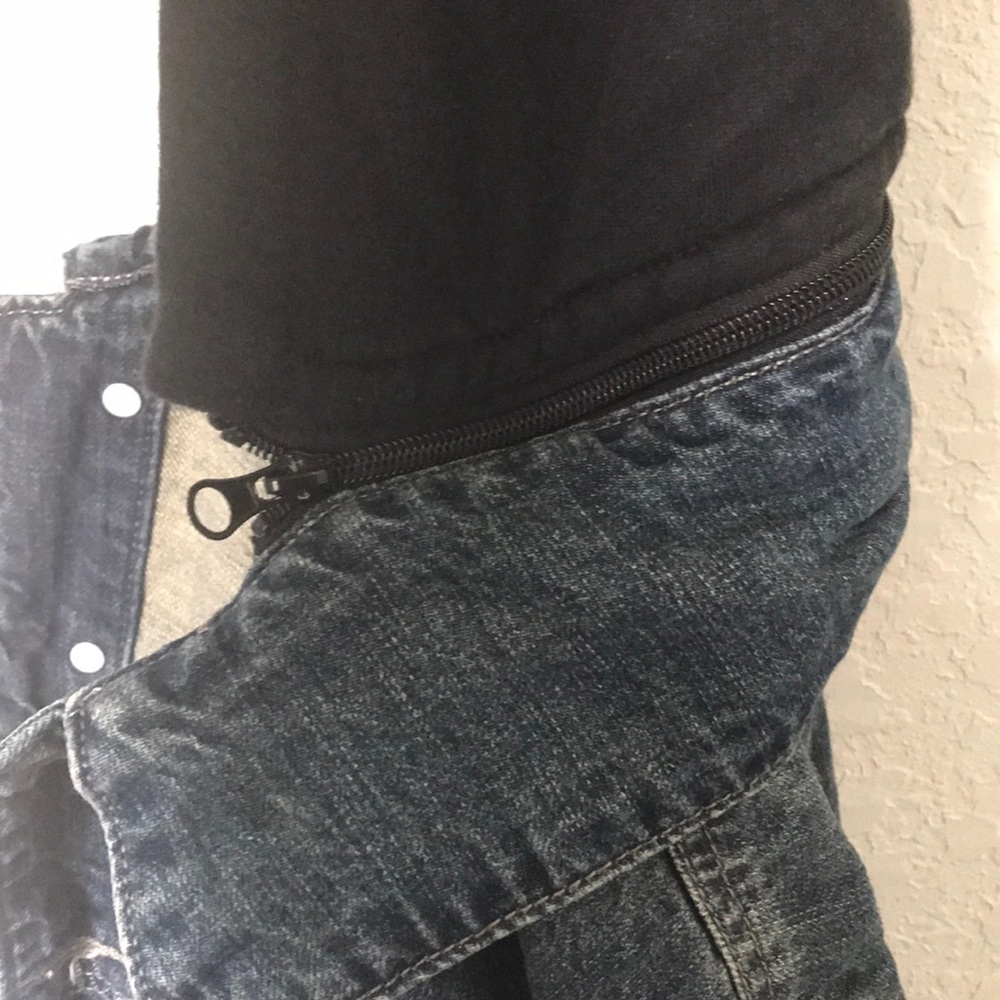 Guess - Picture 8 of 8